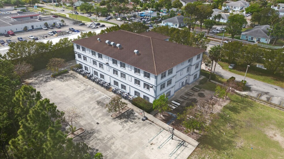 More Photos Of 713 W Palm Dr, Florida City Schools For Sale