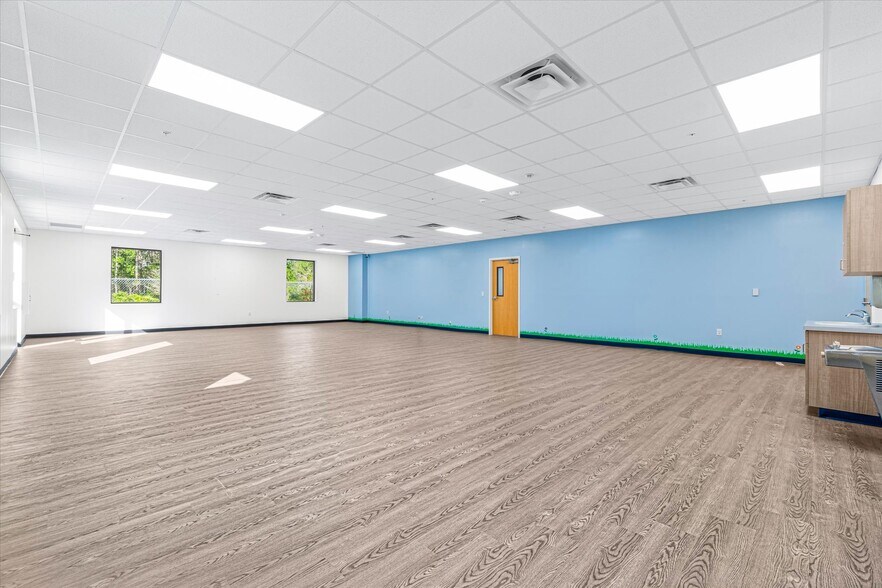 More Photos Of 481 Shores Blvd, Saint Augustine Daycare Center For Lease