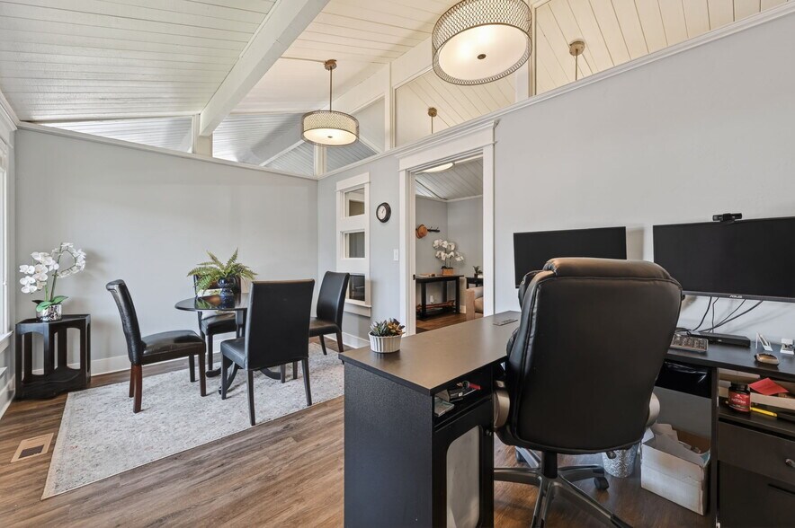 More Photos Of 1720 NE 4th St, Bend Office For Sale
