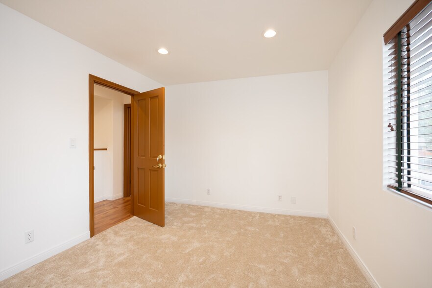 More Photos Of 1016 W Big Bear Blvd, Big Bear City Office Residential For Sale