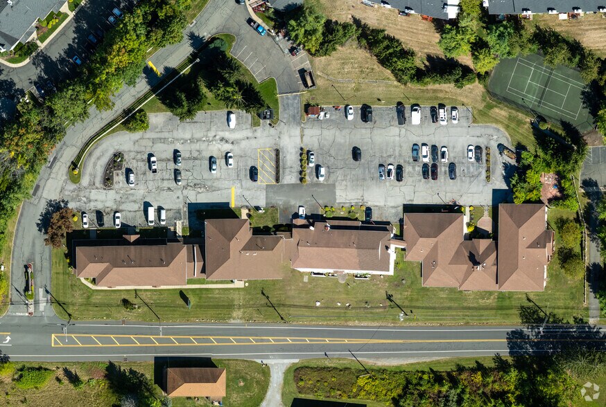 More Photos Of 100 Quarry Rd, Hamburg Medical For Lease