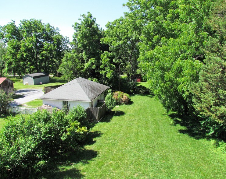 More Photos Of 33 W Main St, New Market Office For Sale