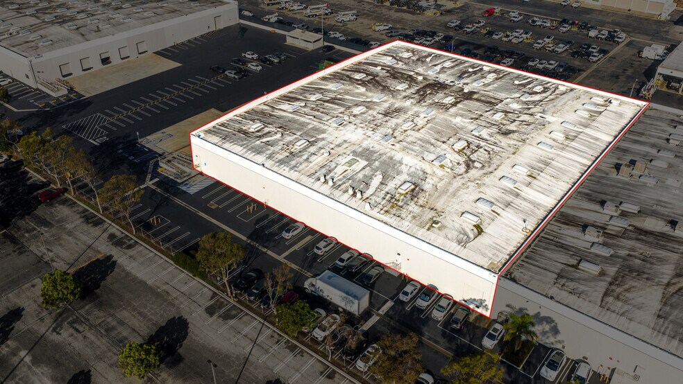 More Photos Of 525 Maple Ave, Torrance Distribution For Lease