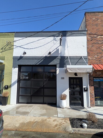 More Photos Of 115 S Main St, Hopewell Freestanding For Lease