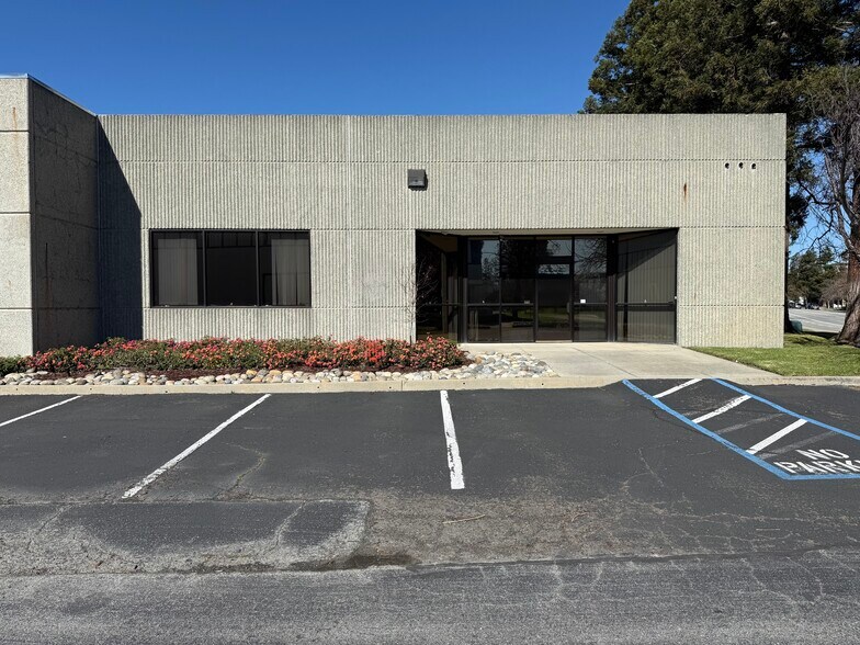 More Photos Of 4171 Business Center Dr, Fremont Manufacturing For Lease