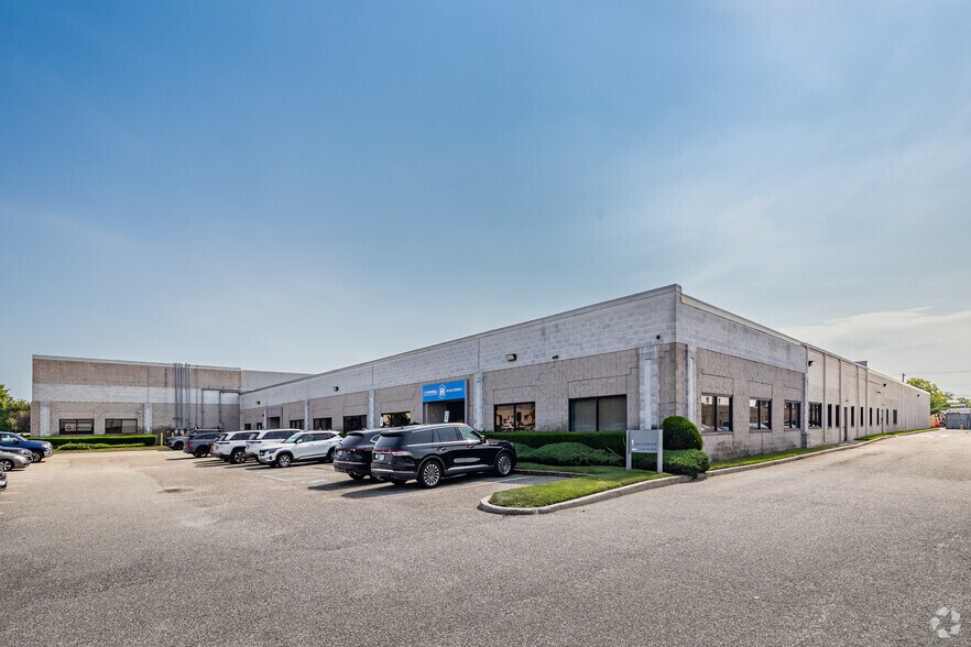 More Photos Of 245 Newtown Rd, Plainview Light Distribution For Lease