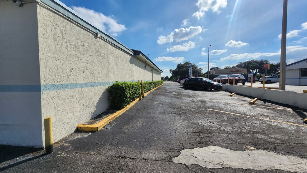 More Photos Of 9601 SW 40th St, Miami Medical For Lease