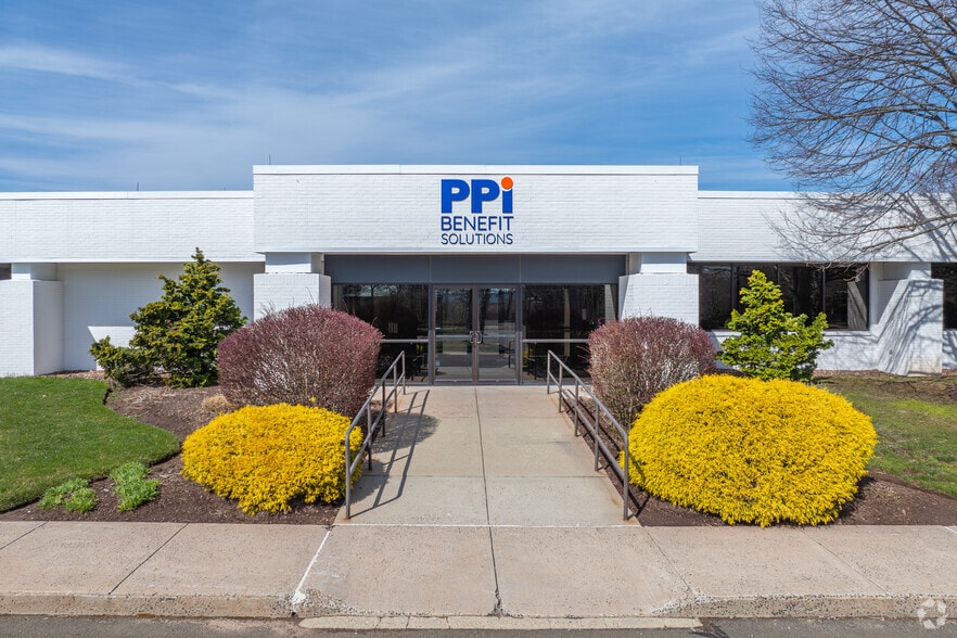 More Photos Of 10 Research Pky, Wallingford Manufacturing For Lease