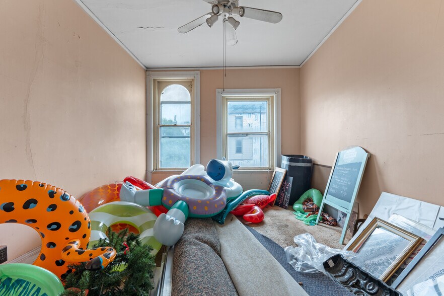 More Photos Of , Utica Unknown For Sale