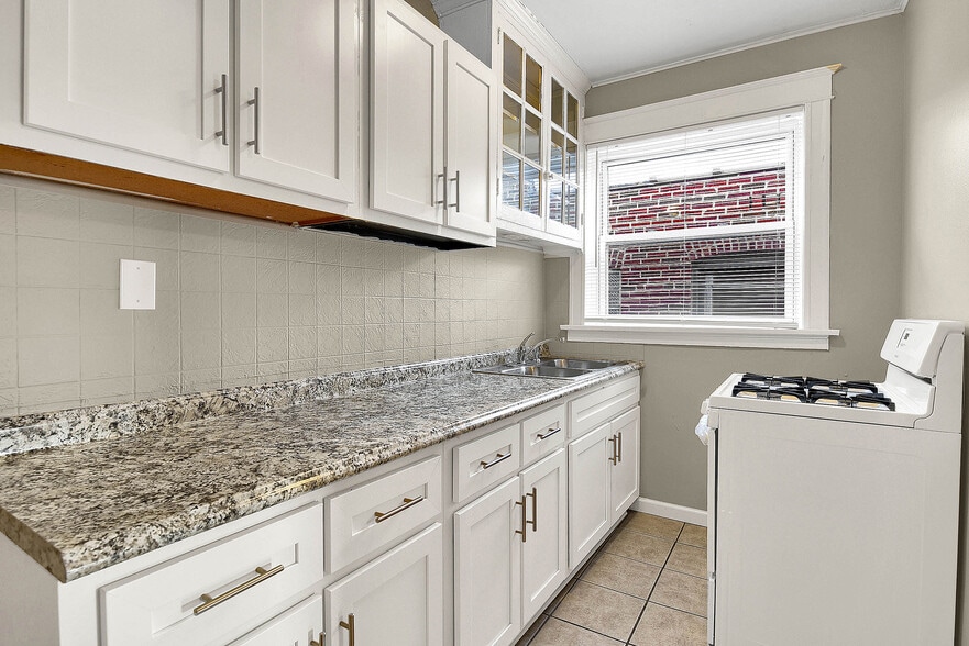 More Photos Of 5027 Chippewa St, Saint Louis Multifamily For Sale