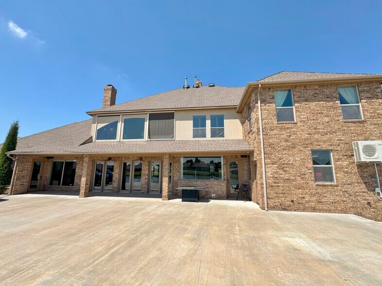 More Photos Of 9600 S May Ave, Oklahoma City Office Residential For Sale