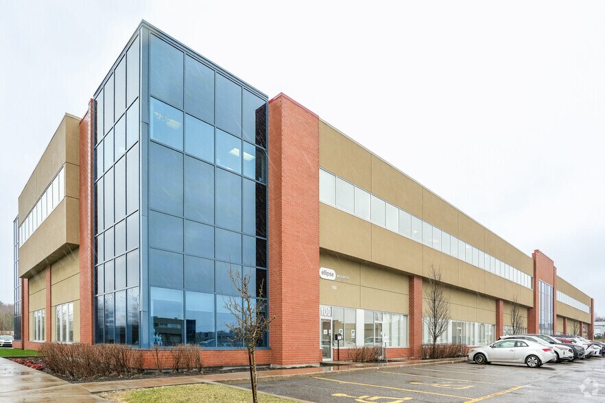 Primary Photo Of 1984 5E Rue, Lévis Office For Lease