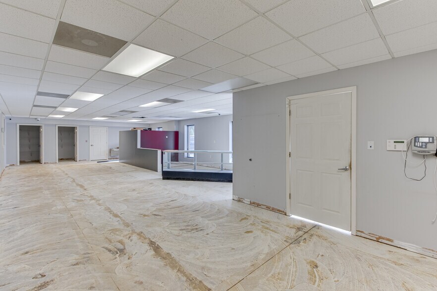 More Photos Of 6724 Cleveland Hwy, Clermont Warehouse For Lease