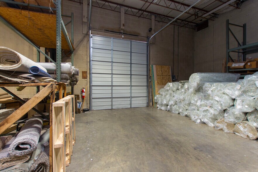 More Photos Of 2733 University Dr NW, Huntsville Freestanding For Sale