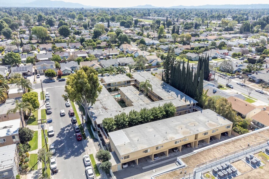 More Photos Of 8523 Etiwanda Ave, Northridge Apartments For Sale