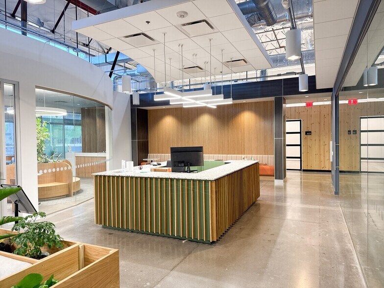 More Photos Of 4750 S 44th Pl, Phoenix Research And Development For Lease
