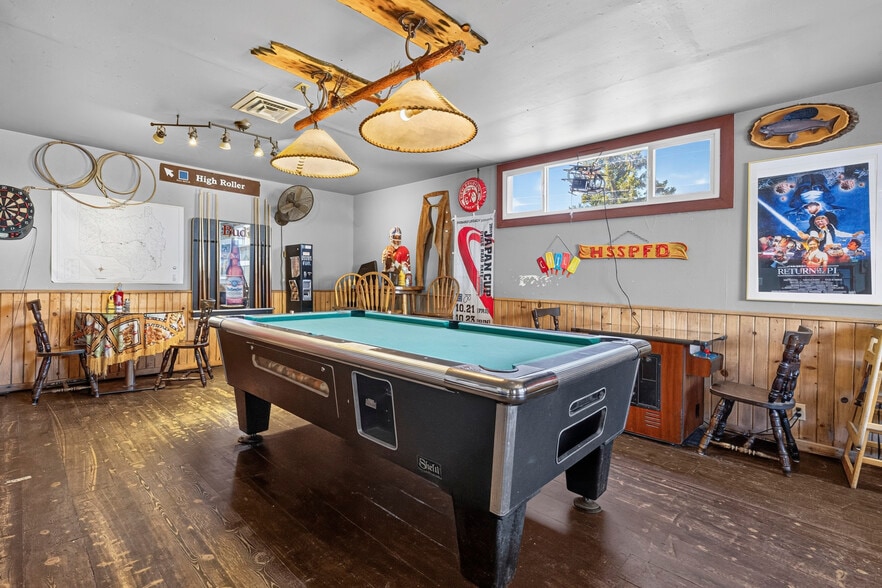 More Photos Of 146 1st Ave, Parshall Bar For Sale