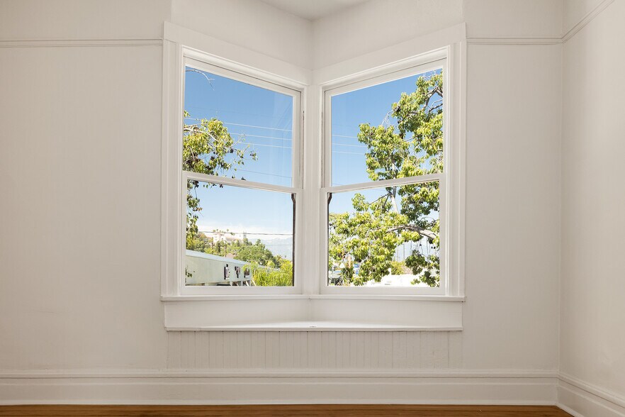 More Photos Of 4219 Figueroa Street, Los Angeles General Retail For Sale