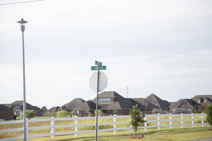 More Photos Of 5940 E 146th St, Collinsville Land For Lease
