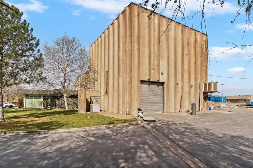More Photos Of 825 S Gladiola St, Salt Lake City Warehouse For Sale