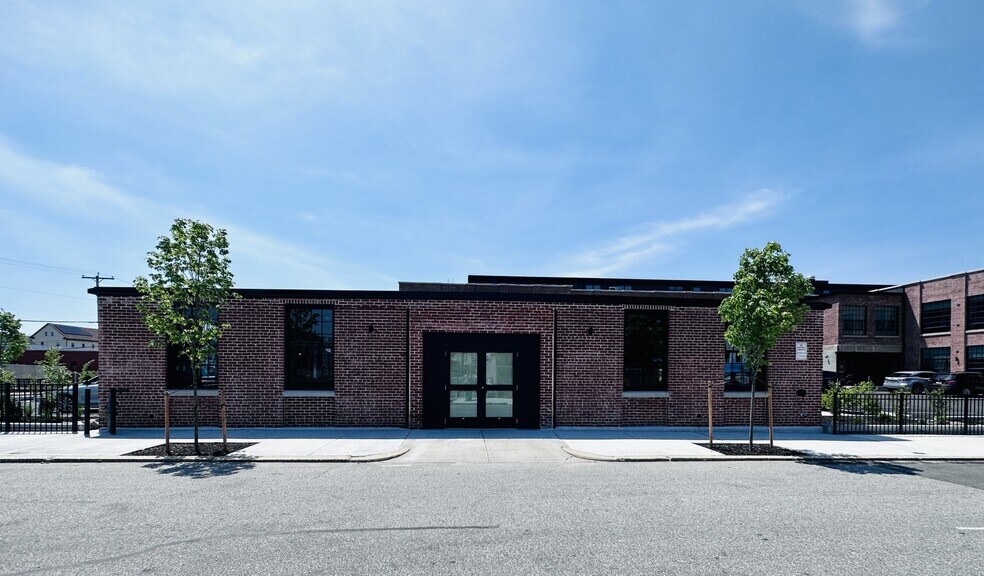 More Photos Of 44 Warren St, Providence Restaurant For Lease