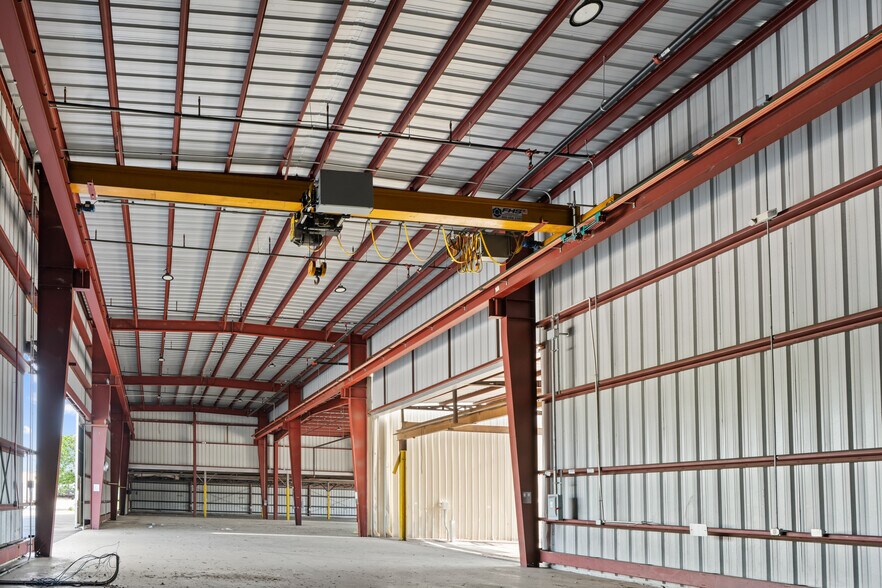 More Photos Of 1118 N Magnolia Ave, Ocala Warehouse For Lease