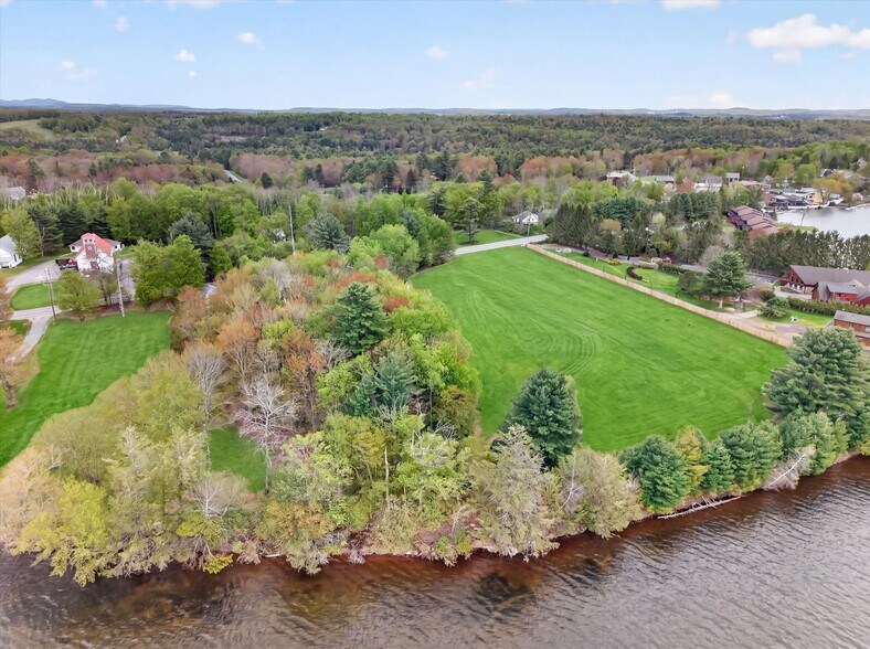 More Photos Of 48 - 50 Horseshoe Lake, Kauneonga Lake Apartments For Sale
