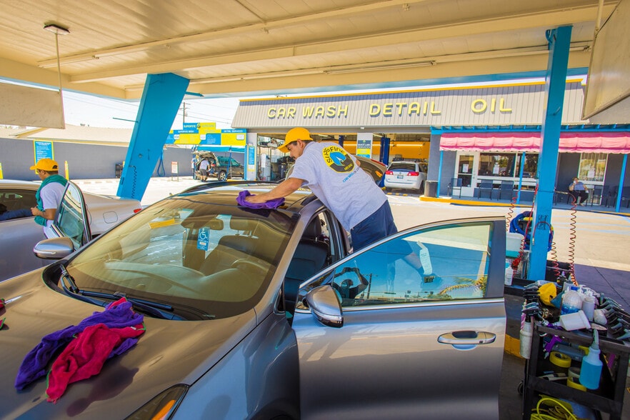 More Photos Of 21011 Pioneer Blvd, Lakewood Carwash For Sale