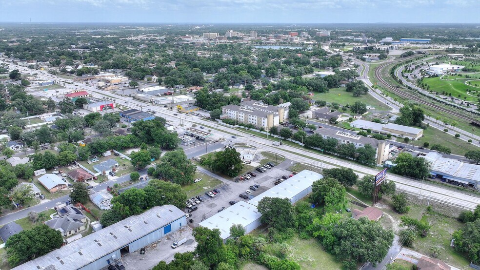 More Photos Of 905 W Memorial Blvd, Lakeland Auto Repair For Sale