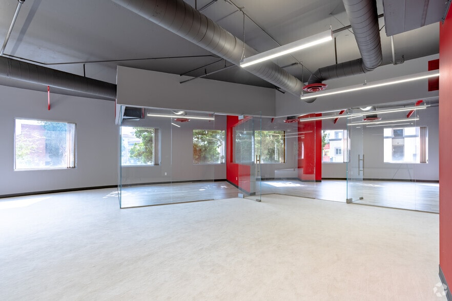 More Photos Of 215 N Marengo Ave, Pasadena Office For Sale