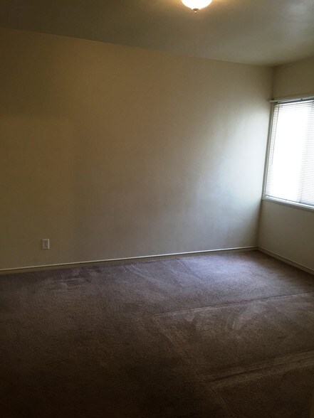 More Photos Of 1661 Fruitvale Ave, Oakland Apartments For Sale
