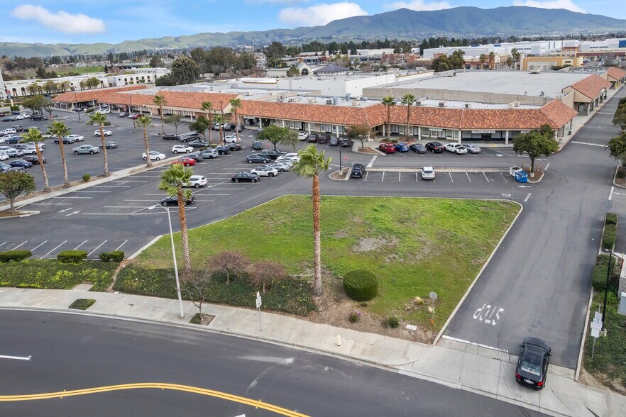 More Photos Of 39945 Balentine Dr, Newark Unknown For Lease