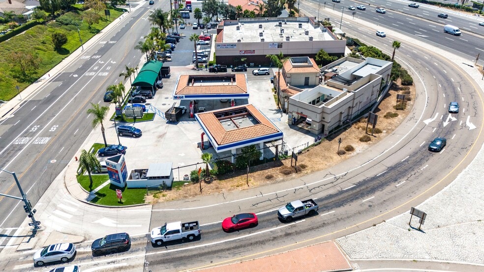 More Photos Of 2700 N Santiago Blvd, Orange Service Station For Sale