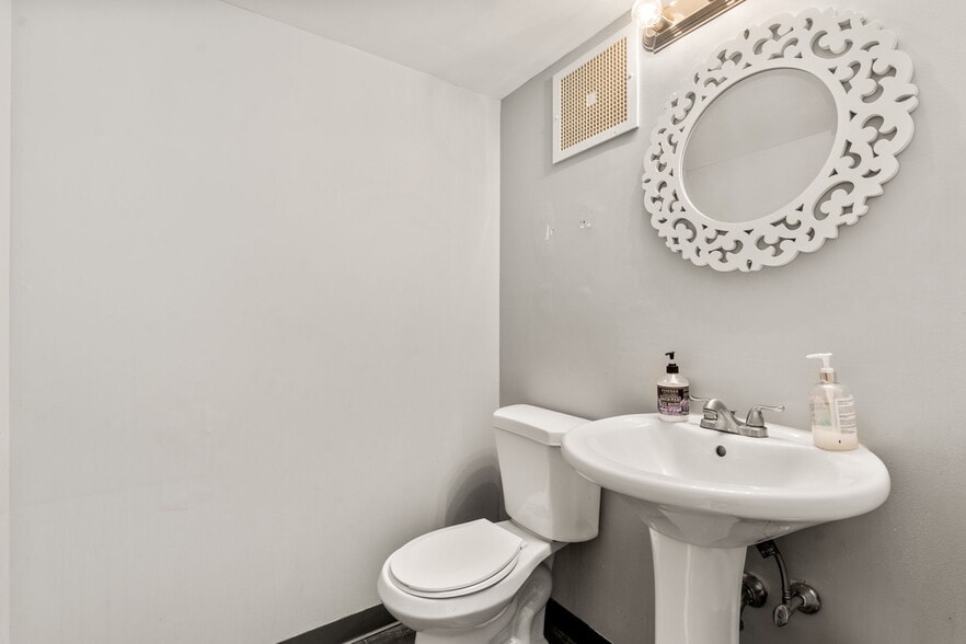 More Photos Of 285-285 Belmont St, Belmont General Retail For Sale