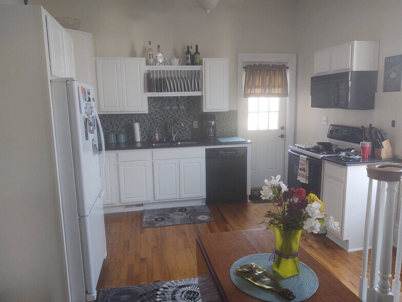 More Photos Of 45605 Cass Ave, Utica Apartments For Sale