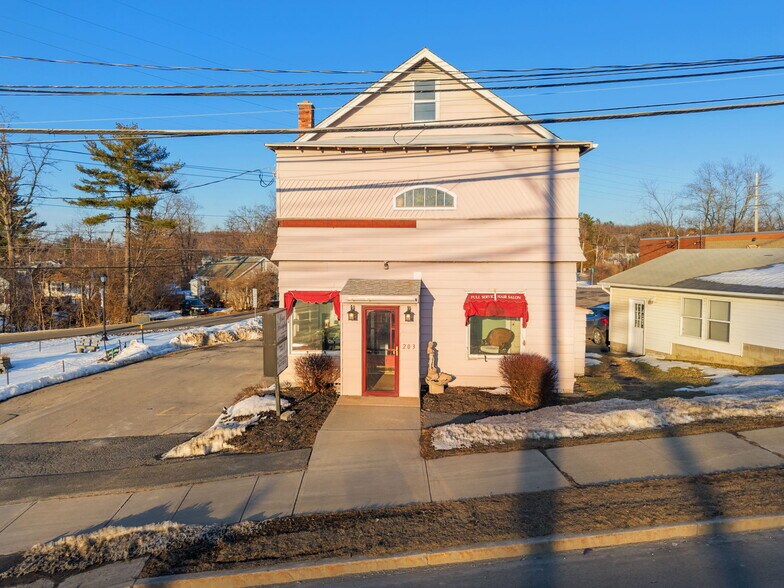 Primary Photo Of 203 Columbia st, Rensselaer Specialty For Sale