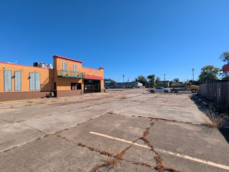 More Photos Of 1430 Washington Blvd, Beaumont General Retail For Sale