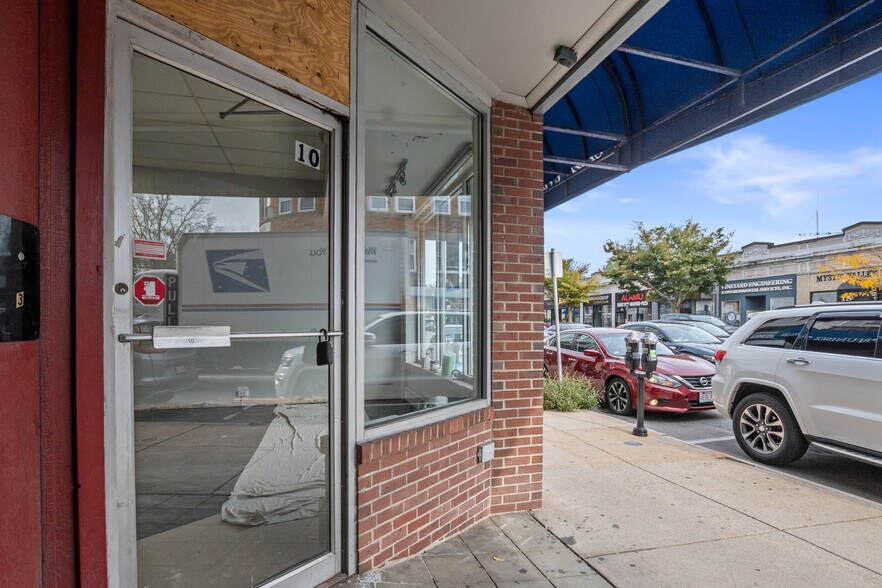 More Photos Of 8-10 Salem St, Medford Storefront Retail Residential For Lease