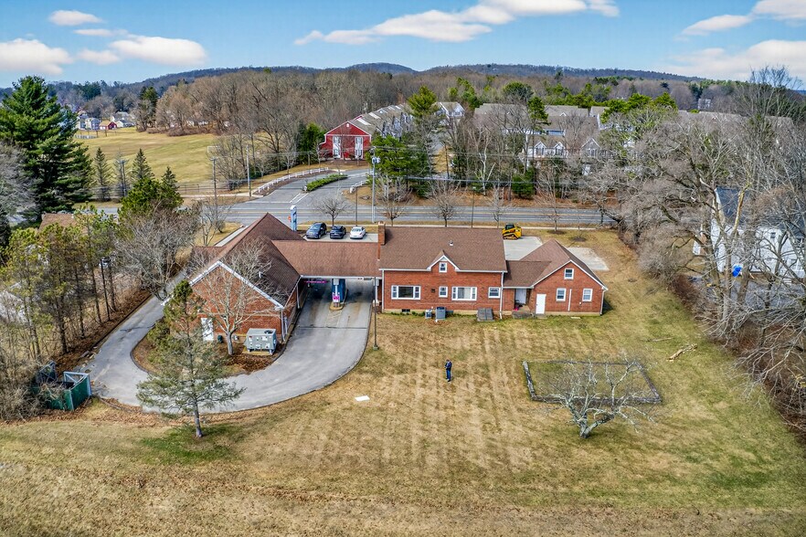 More Photos Of 60-62 Hyde Ave, Vernon Storefront Retail Office For Sale