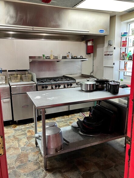 More Photos Of 5661 County Road 114, Brundidge General Retail For Sale