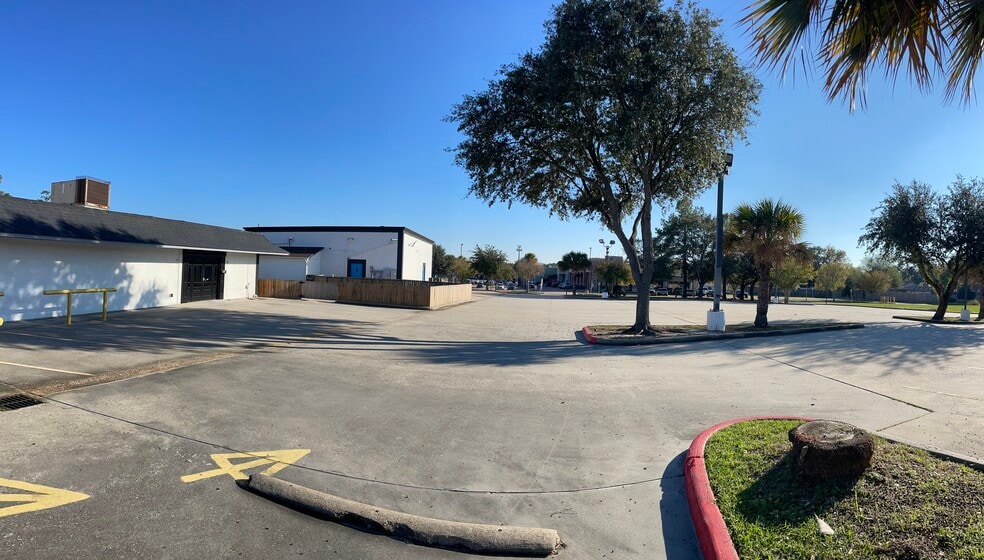 More Photos Of 23233 Aldine Westfield Rd, Spring Freestanding For Lease