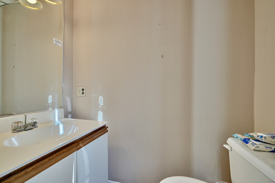 More Photos Of 508 Fairmount Ave, Towson Specialty For Sale
