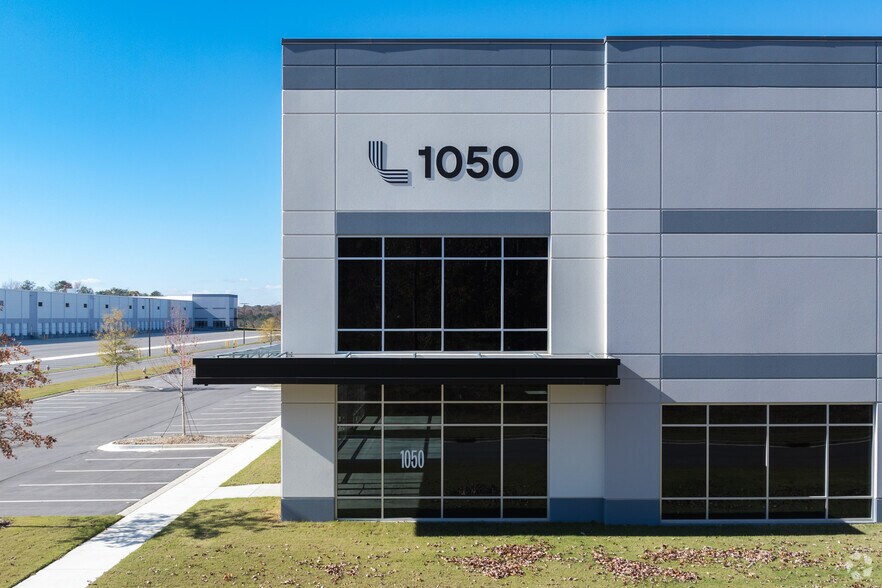 More Photos Of 1050 Douglas Hills Rd, Lithia Springs Unknown For Lease