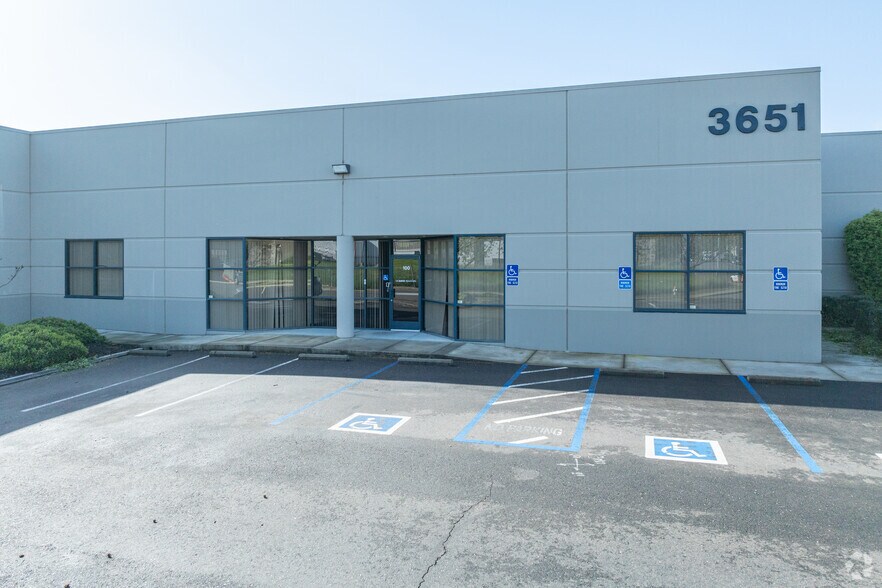 More Photos Of 3651 Business Dr, Sacramento Flex For Sale