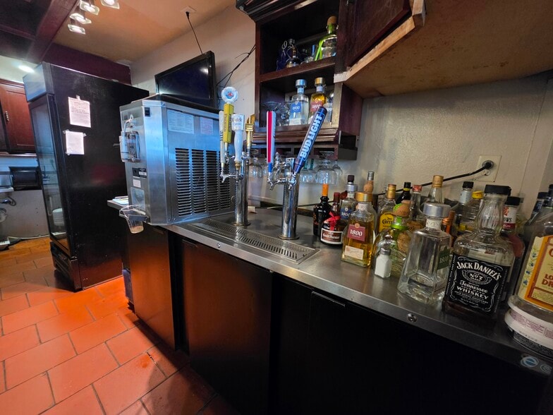 More Photos Of 2813 W Walnut St, Rogers Restaurant For Sale