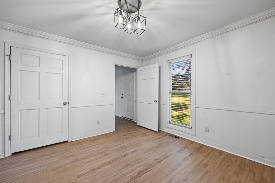 More Photos Of 5037 Sunset Blvd, Lexington Office For Sale