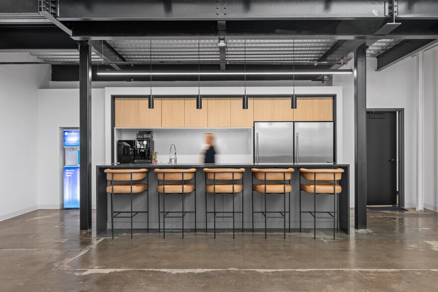 More Photos Of 1351 E Roosevelt Ave, Indianapolis Loft Creative Space For Lease