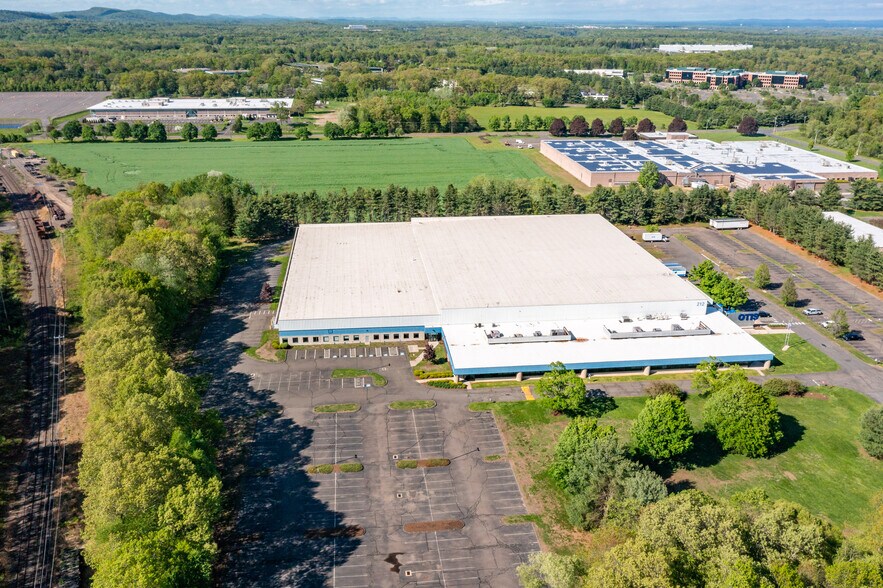 More Photos Of 212 W Newberry Rd, Bloomfield Manufacturing For Sale