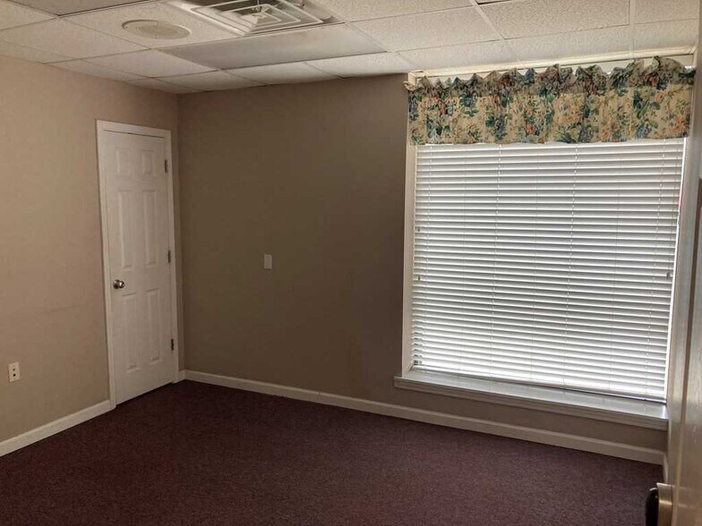 More Photos Of 1036 W Main St, Dothan Light Manufacturing For Sale