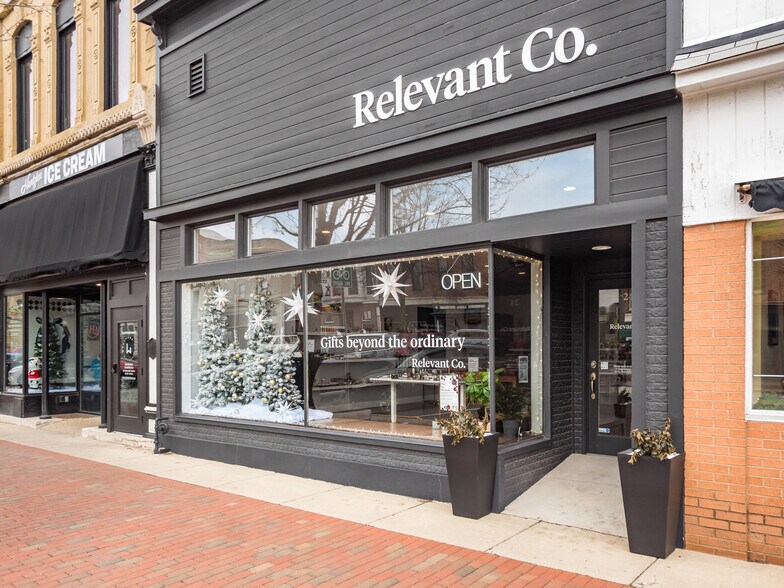 More Photos Of 24 S Main St, London General Retail For Sale